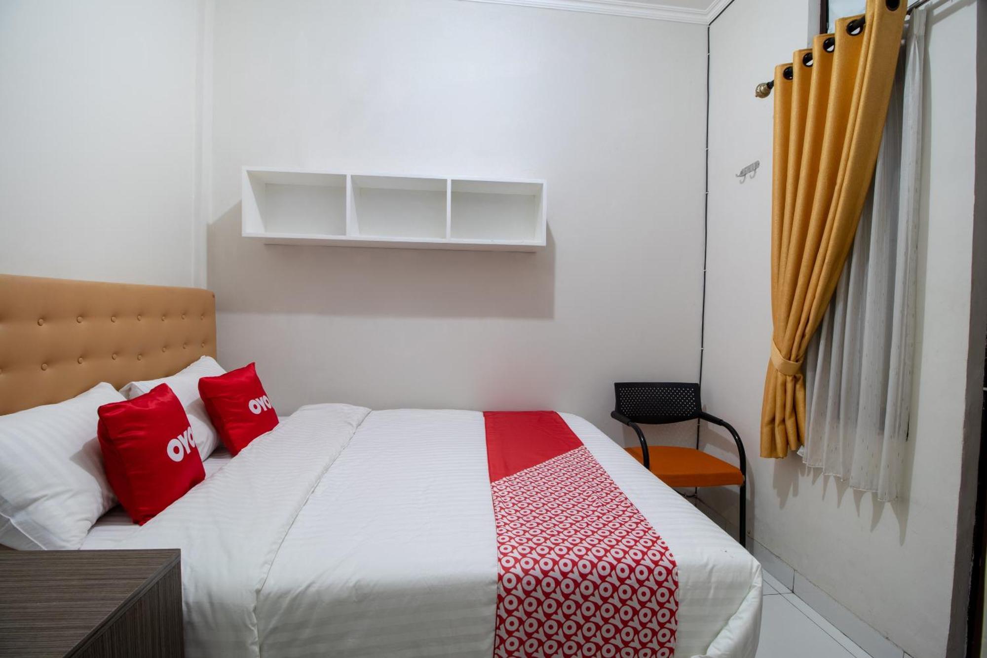 Oyo 3253 Sofia Residence Telukjambe Esterno foto